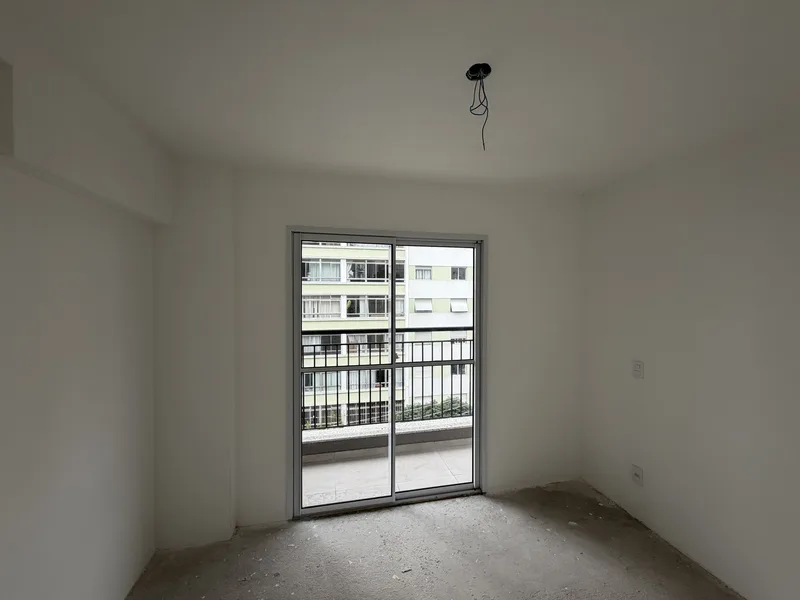 Apartamento 51: quarto com varanda — foto real de 26/09/2026