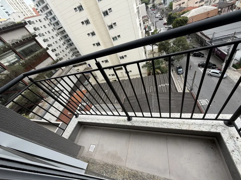 Apartamento 72: vista para a rua — foto real de 26/09/2026